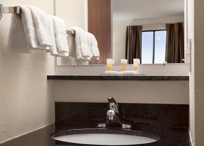 Hotel Days By Wyndham Oglesby/ Starved Rock 3*